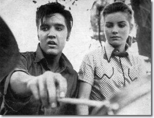 elvis_playing_dj_fontanas_drums_3